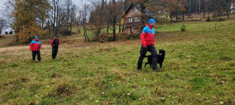 Cvičení kynologů horské služby v Krkonoších