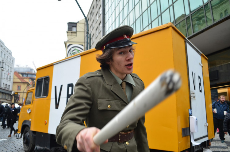 Na Staroměstském náměstí se sešly tisíce lidí. Milion chvilek chce společného demokratického kandidáta na prezidenta