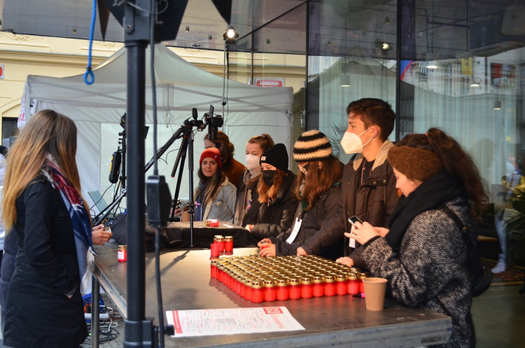 Na Staroměstském náměstí se sešly tisíce lidí. Milion chvilek chce společného demokratického kandidáta na prezidenta