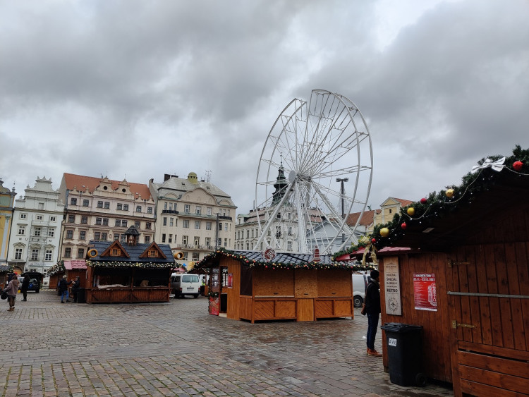 FOTOGALERIE: Na náměstí vyrostlo obří ruské kolo