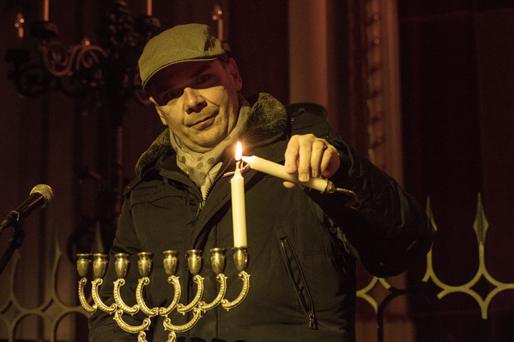 FOTOGALERIE: Osm světel ve Staré synagoze