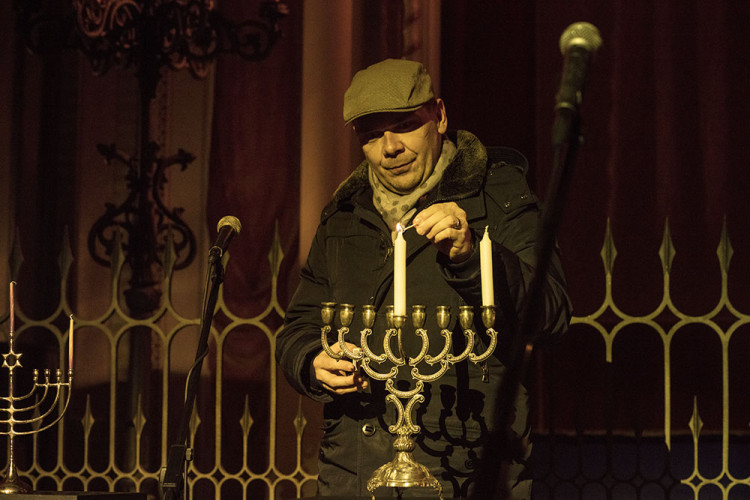 FOTOGALERIE: Osm světel ve Staré synagoze