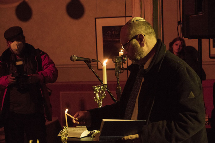 FOTOGALERIE: Osm světel ve Staré synagoze