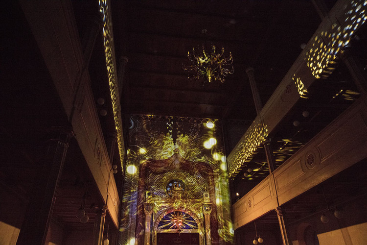 FOTOGALERIE: Osm světel ve Staré synagoze