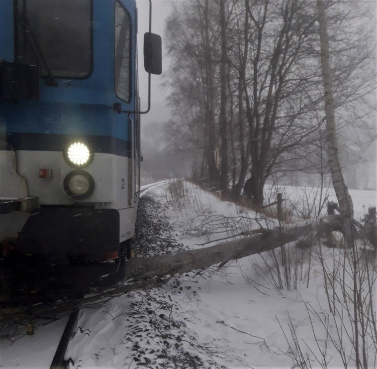 FOTOGALERIE: Nehody na sněhu 30. 11. 2021