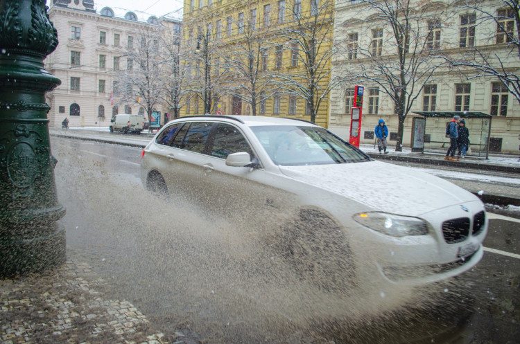 První sníh letošní zimy v Praze