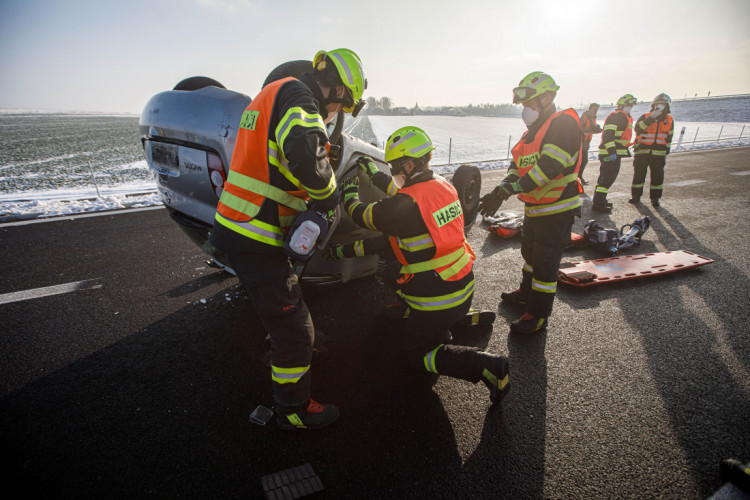 Cvičení IZS na uzavřené dálnice D11