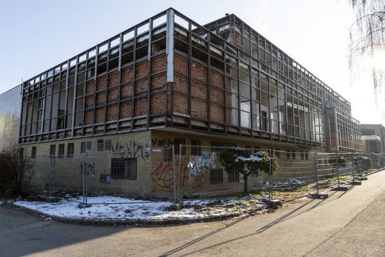 Demolice budovy bývalé diskotéky u Envelopy v Olomouci