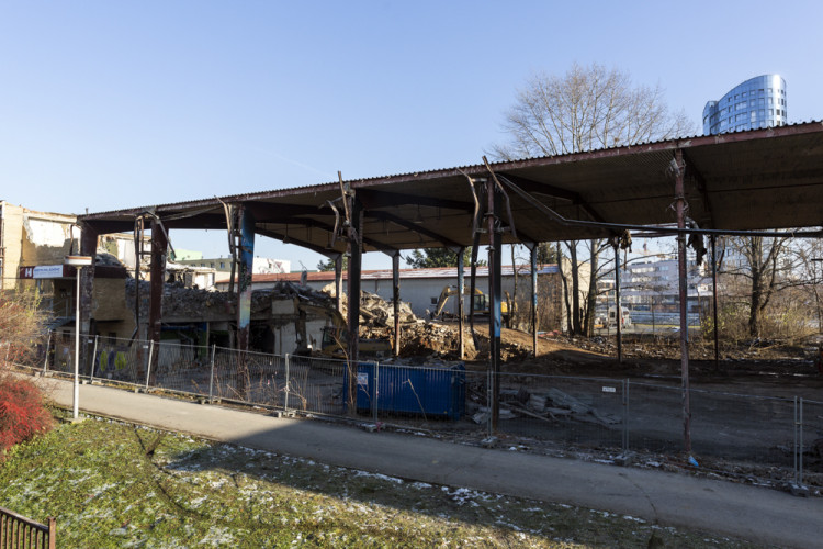 Demolice budovy bývalé diskotéky u Envelopy v Olomouci