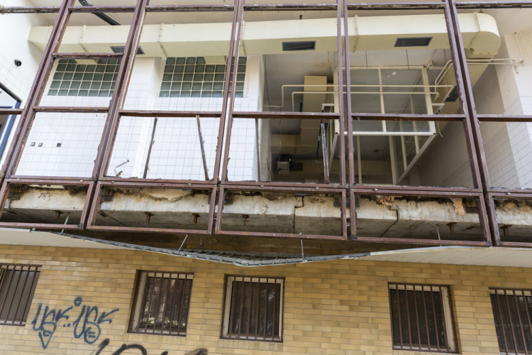 Demolice budovy bývalé diskotéky u Envelopy v Olomouci