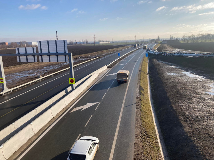 Nová část dálnice D11 z Hradce Králové do Jaroměře