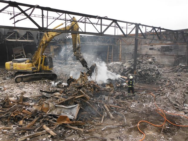 Požár výrobní haly Mileta v Hořicích v roce 2012