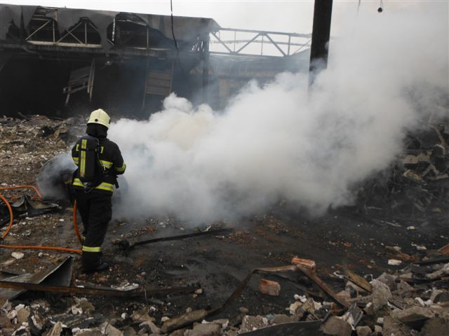 Požár výrobní haly Mileta v Hořicích v roce 2012