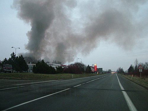 Požár výrobní haly Mileta v Hořicích v roce 2012