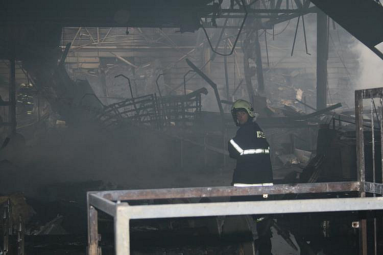 Požár výrobní haly Mileta v Hořicích v roce 2012