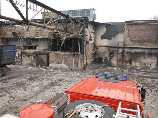 Požár výrobní haly Mileta v Hořicích v roce 2012