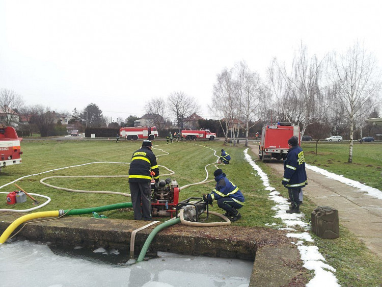 Požár výrobní haly Mileta v Hořicích v roce 2012