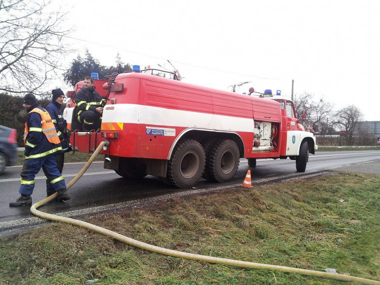Požár výrobní haly Mileta v Hořicích v roce 2012