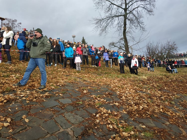 FOTOGALERIE: Tradiční koupání na Štědrý den