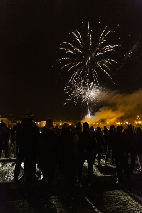 V Přerově přivítali rok 2022 tradičním ohňostrojem u řeky Bečvy