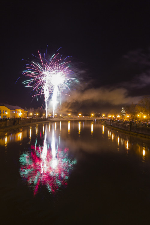 V Přerově přivítali rok 2022 tradičním ohňostrojem u řeky Bečvy