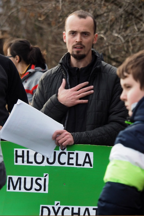 Více zeleně, méně betonu! Hloučela musí dýchat!