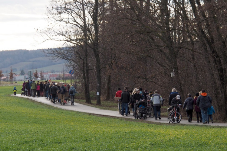 Více zeleně, méně betonu! Hloučela musí dýchat!