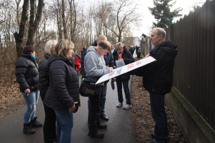 Více zeleně, méně betonu! Hloučela musí dýchat!