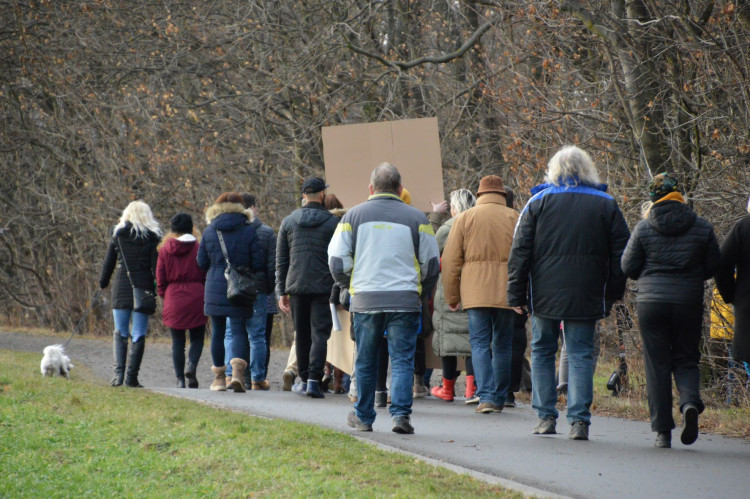 Více zeleně, méně betonu! Hloučela musí dýchat!