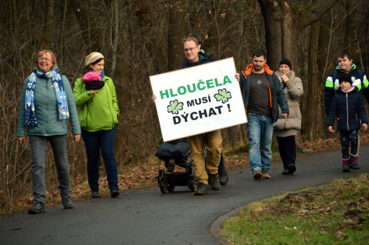 Více zeleně, méně betonu! Hloučela musí dýchat!