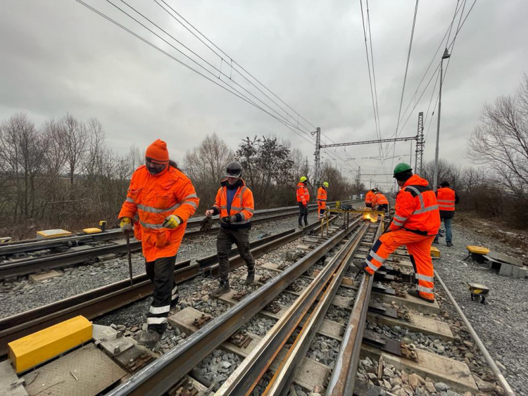 Srážka nákladních vlaků v Prosenicích a montáž nové výhybky