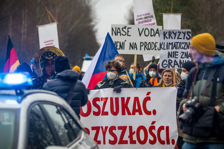 Demonstrace u polského dolu Turów