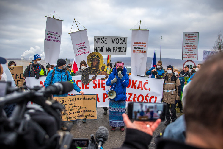 Demonstrace u polského dolu Turów