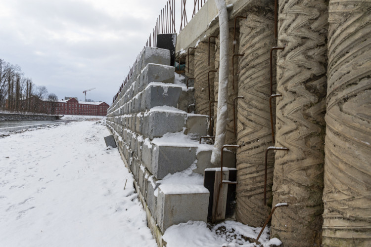 Most zvaný Rejnok zasáhla zima, práce se mají stihnout do konce června
