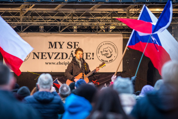 Demonstrace proti pandemickému zákonu v Liberci
