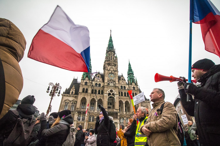 Demonstrace proti pandemickému zákonu v Liberci