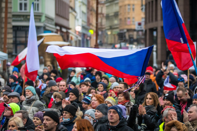 Demonstrace proti pandemickému zákonu v Liberci