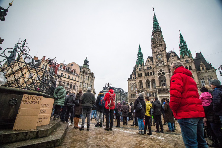 Demonstrace proti pandemickému zákonu v Liberci