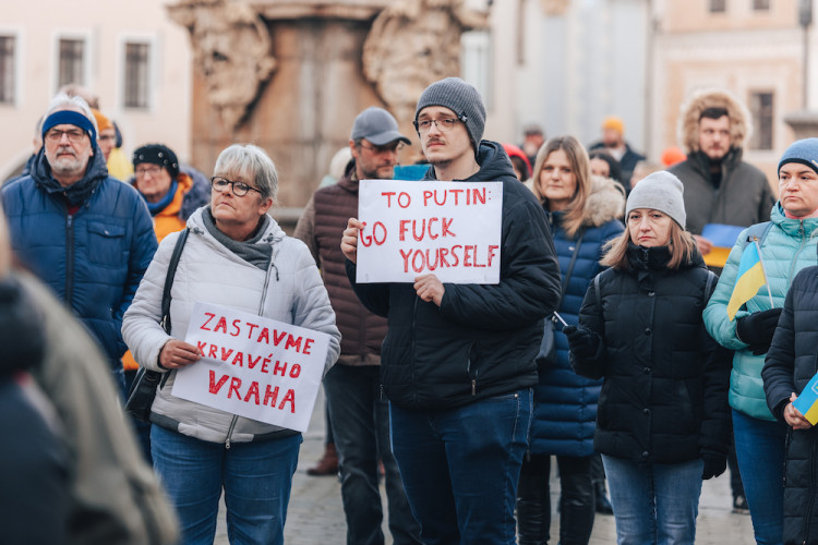 Podporu okupované Ukrajině v Českých Budějovicích vyjádřilo na 300 lidí