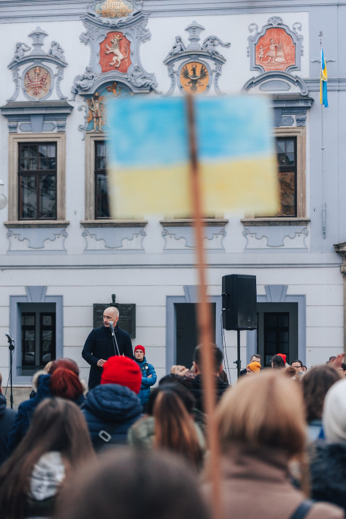 Podporu okupované Ukrajině v Českých Budějovicích vyjádřilo na 300 lidí