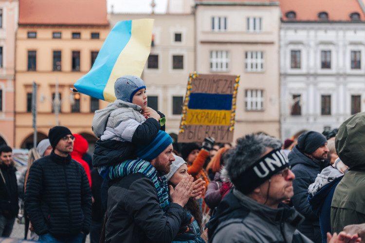 Podporu okupované Ukrajině v Českých Budějovicích vyjádřilo na 300 lidí