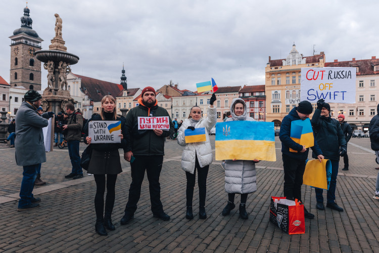 Podporu okupované Ukrajině v Českých Budějovicích vyjádřilo na 300 lidí