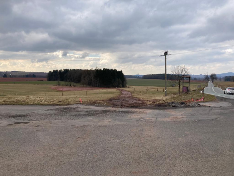 Od tohoto směru se obchvat napojí na starou silnici vedoucí do Krkonoš. 