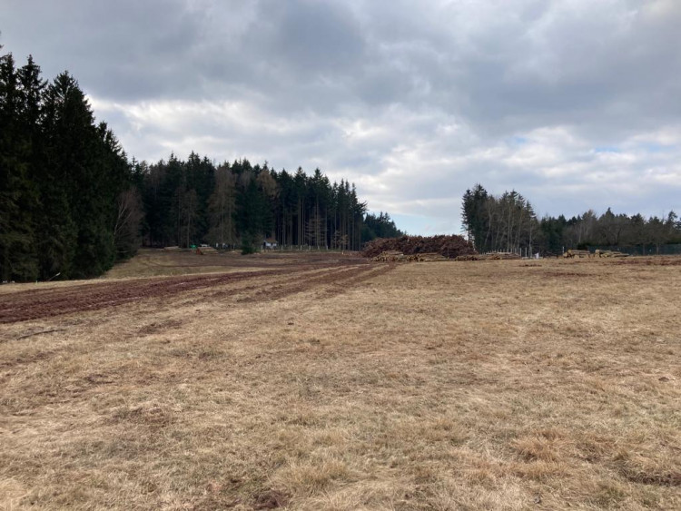 Pohled z trasy zpět na Studénku. 