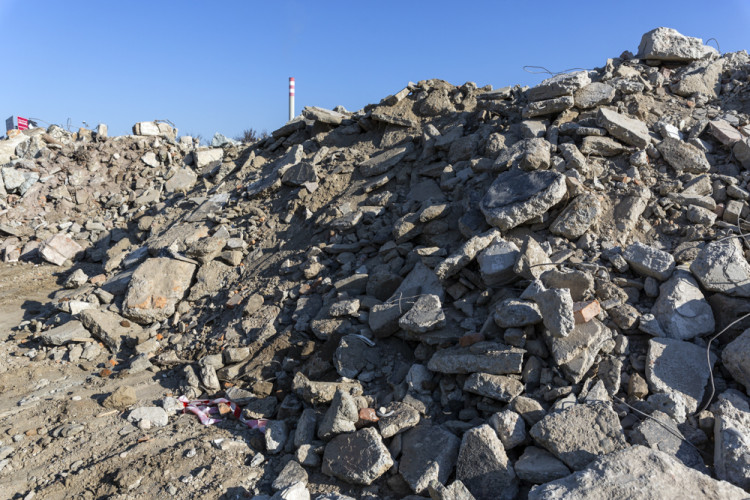 Bývalý armádní opravárenský podnik v Olomouci likviduje těžká technika