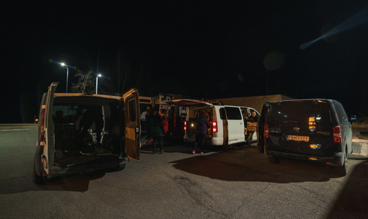 FOTOGALERIE: Transport krmení pro psy na Ukrajinu