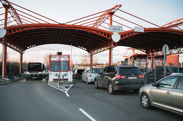 FOTOGALERIE: Transport krmení pro psy na Ukrajinu