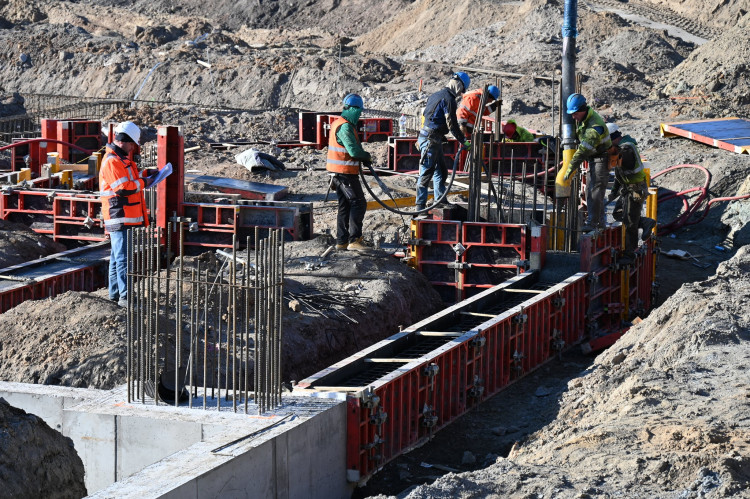 GALERIE: Stavba nového fotbalového stadionu v Hradci Králové