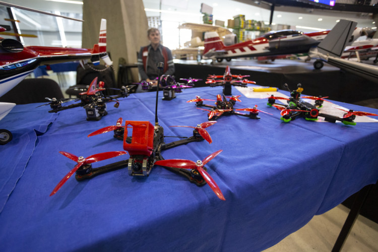 Olomouckou Floru zaplavily modely lodí, vláčků, letadel i stavební a vojenské techniky