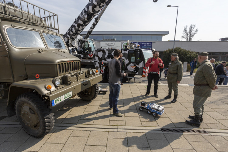 Olomouckou Floru zaplavily modely lodí, vláčků, letadel i stavební a vojenské techniky